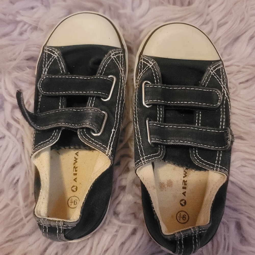Boy's Black & White Velcro shoes